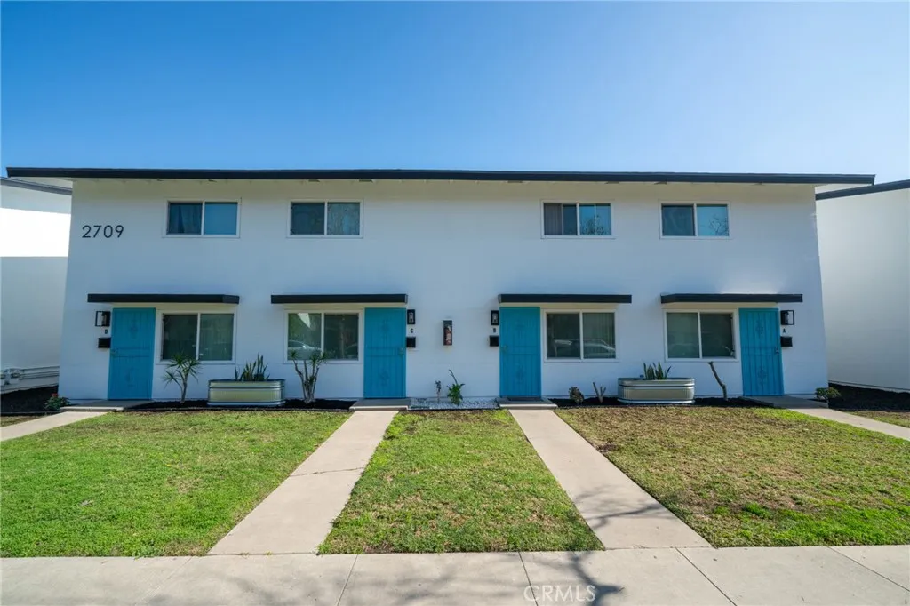 2709 S Baker Street, Santa Ana, California 92707 home-pic-2